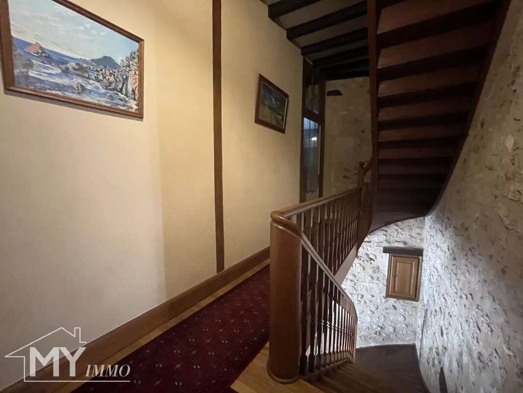Saint antoine de breuilh : maison de village - photo 8