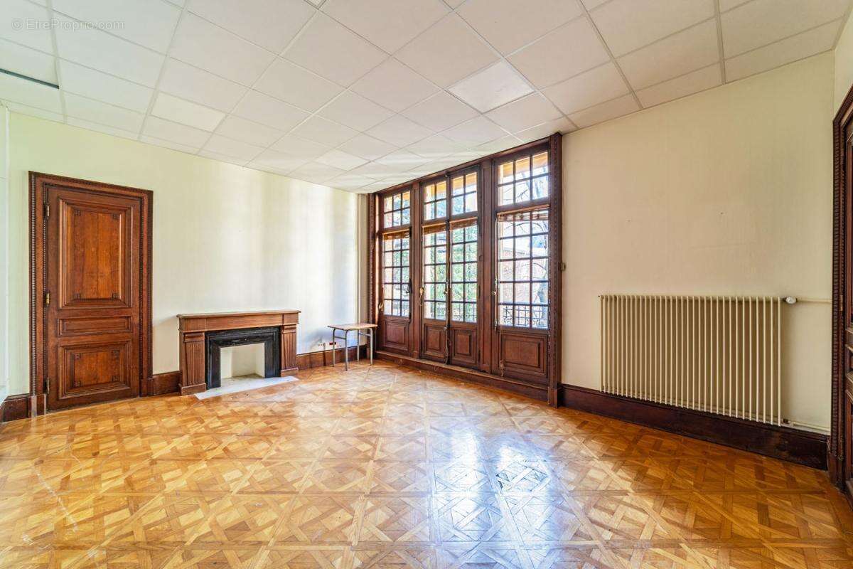 Hôtel particulier - 611 m² - Paris (75) - photo 6