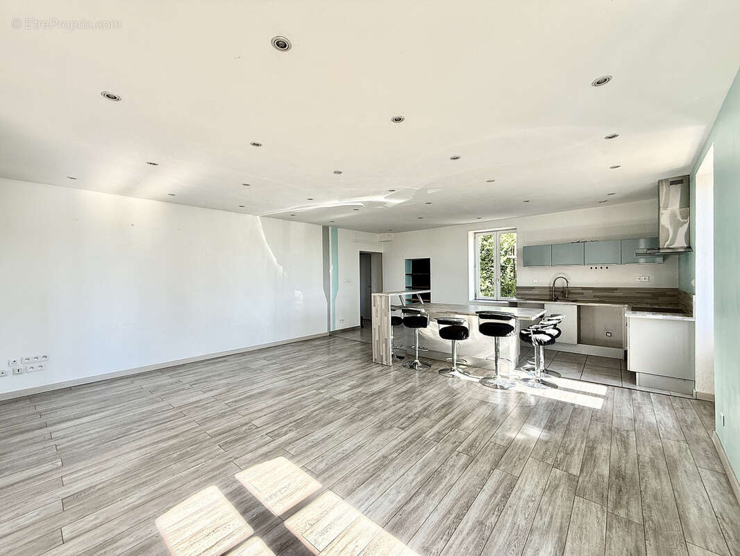 Appartement à VERIN