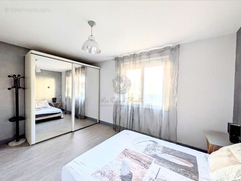 Maison à GREZIEU-LA-VARENNE