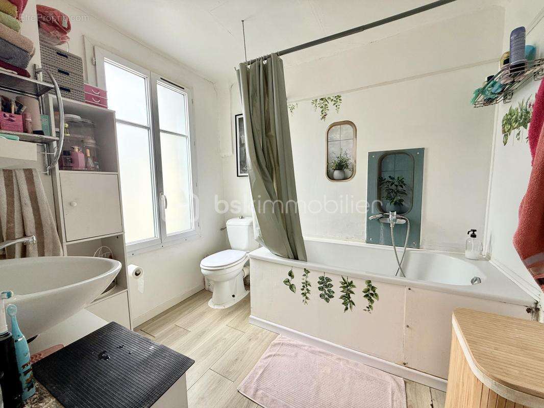 Appartement à MARINES