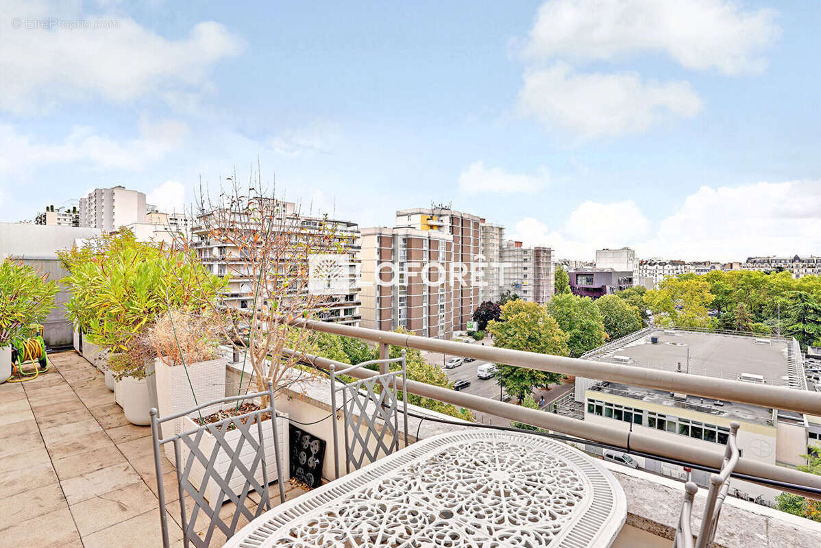 Appartement à LEVALLOIS-PERRET