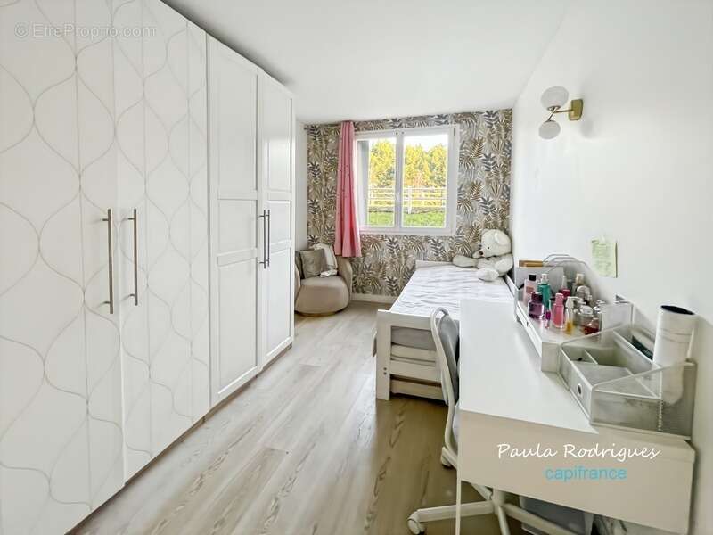 Appartement à LES CLAYES-SOUS-BOIS