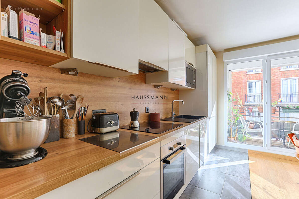 Appartement à PARIS-17E