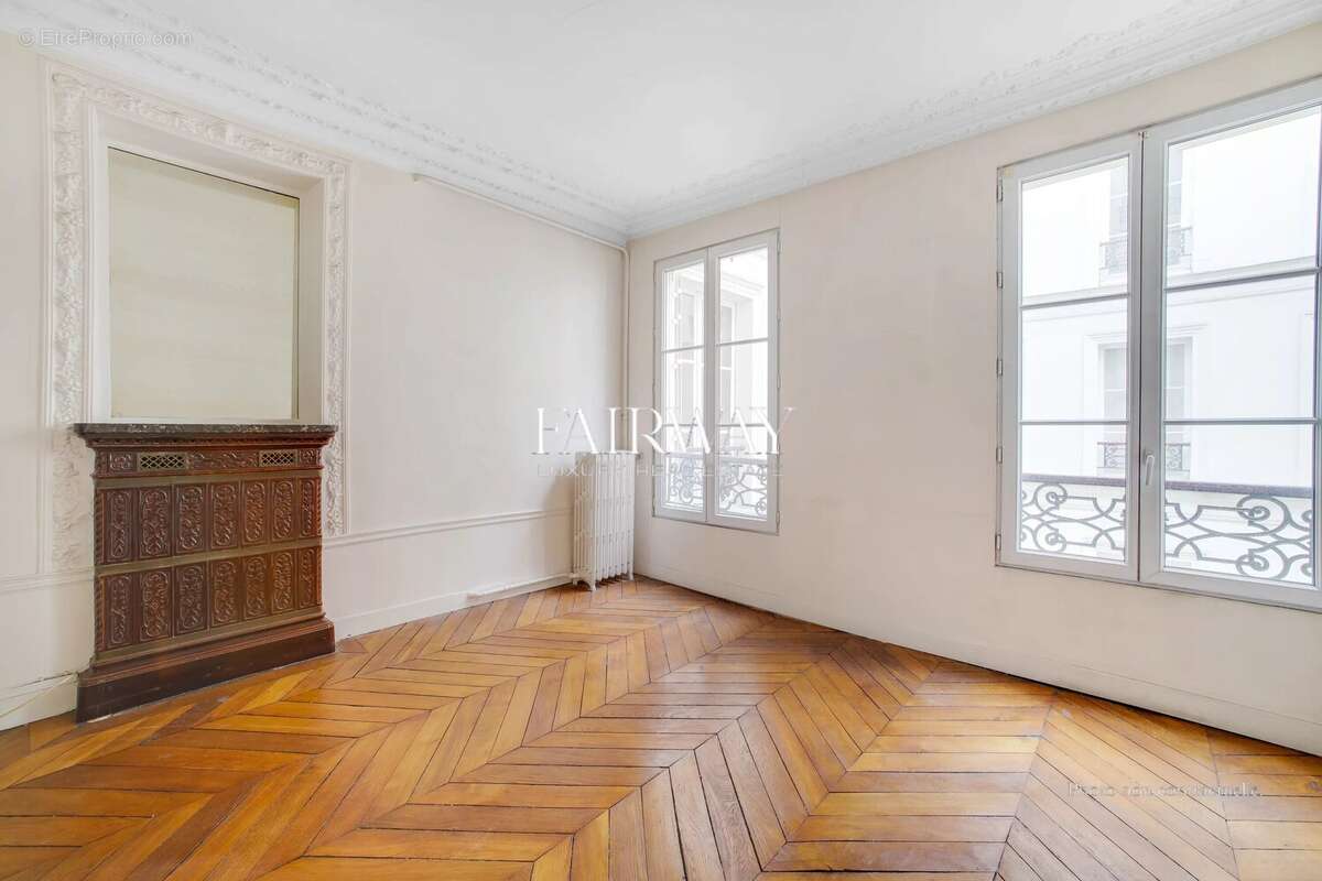 Appartement à PARIS-8E