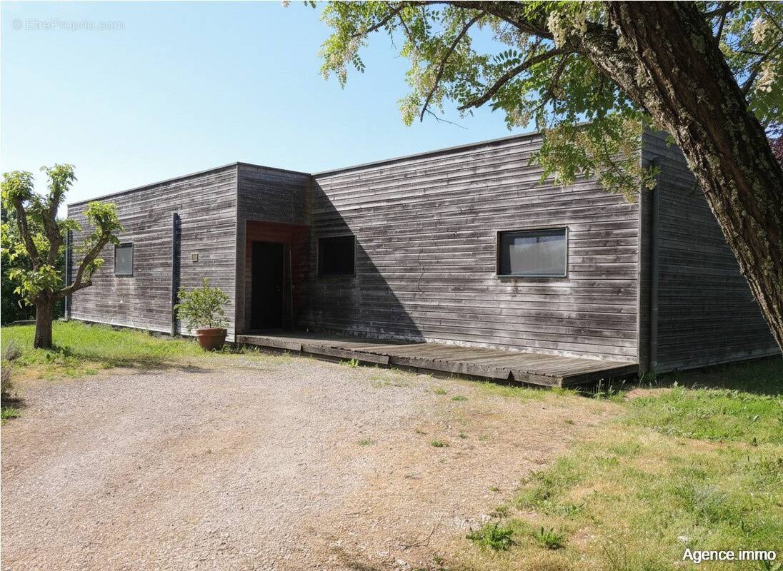 Maison à LARAMIERE