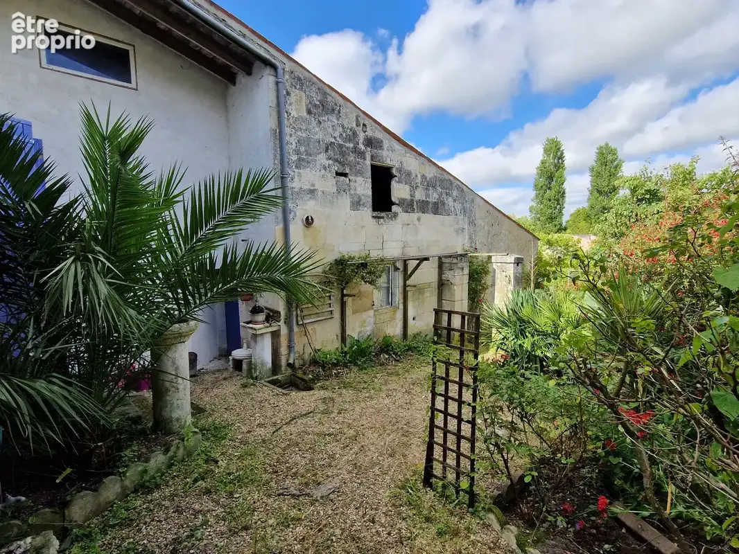 Dpt Charente Maritime (17), à vendre TONNAY BOUTONNE maison P6 de 146 m² - Terrain de 515,00 m² - photo 5