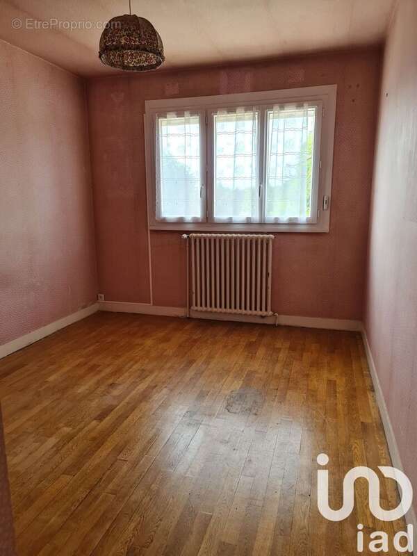Maison 88 m² à Saint-Saturnin  - photo 7