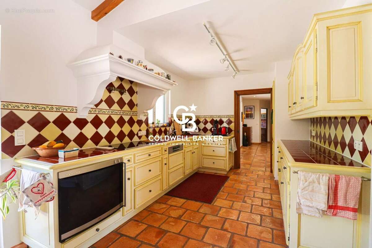 Maison à ROQUEBRUNE-SUR-ARGENS