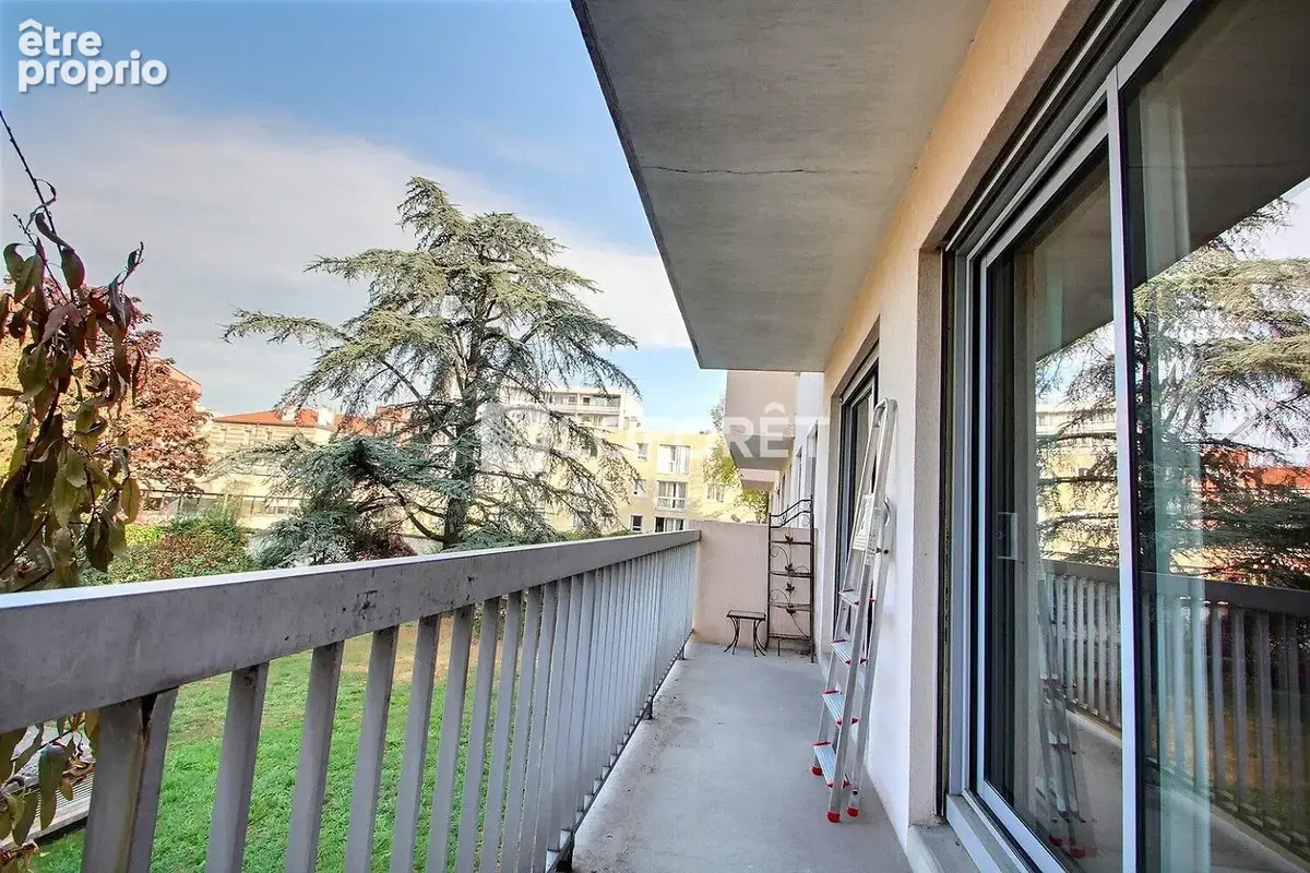 Appartement à NANTERRE