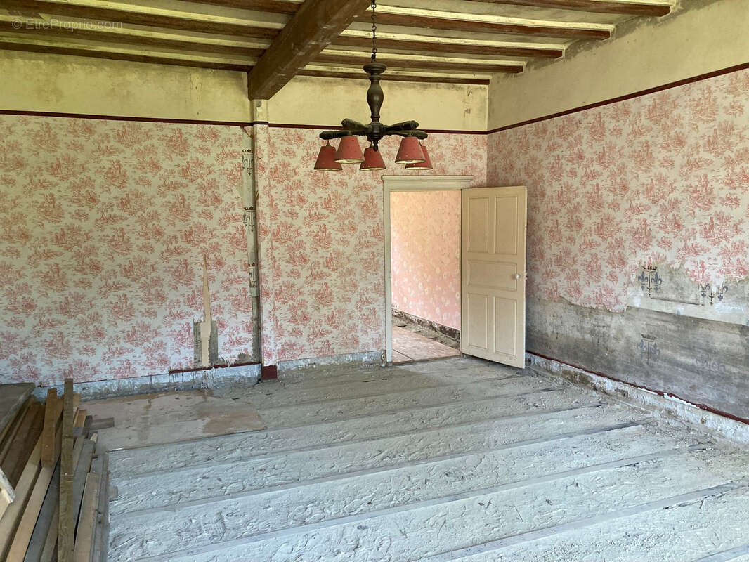 Maison à FRANGY-EN-BRESSE