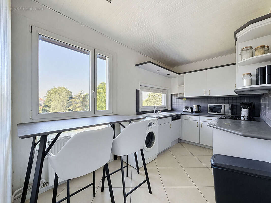 T5 MEYTHET 92, 51 m² en dernier étage - photo 4
