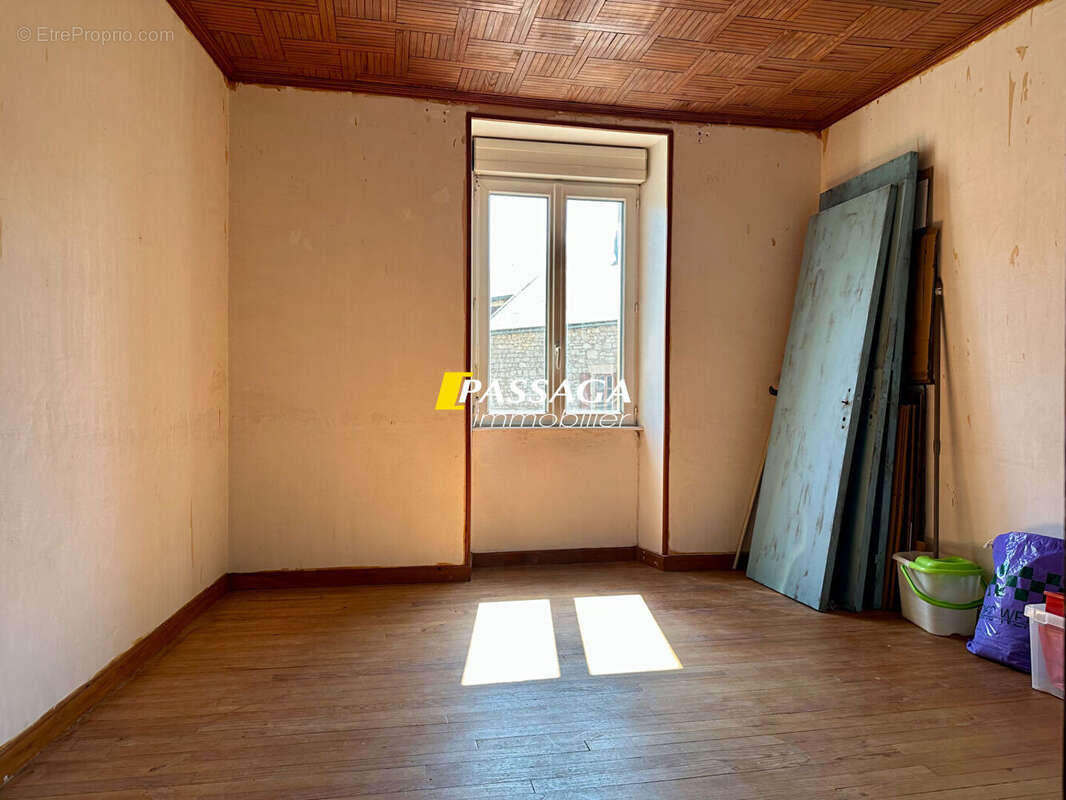 Maison à SEVERAC-LE-CHATEAU