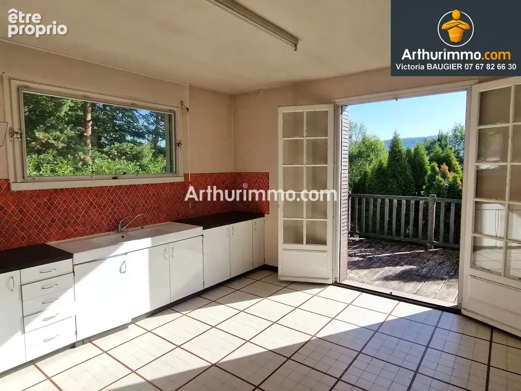LONS-LE-SAUNIER (39 JURA), à vendre maison individuelle 140 m², 4 chambres, 6 pièces, 1 garage, parc de 2 250 m² et vue exceptio - photo 12