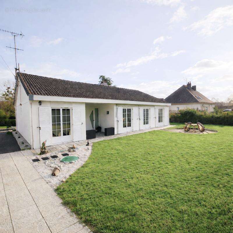 Maison à PERNAY