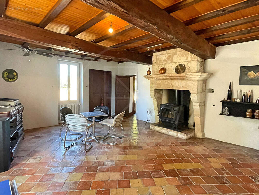 Maison à RAZAC-DE-SAUSSIGNAC