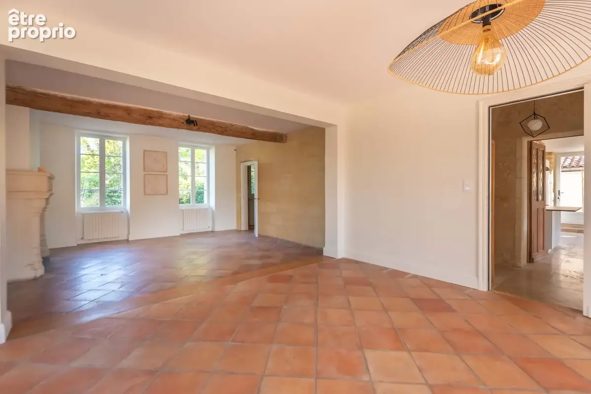 Propriete en pierre - 258 m2 + dependances - 4 ch - terrain de 9140 m2 - photo 10