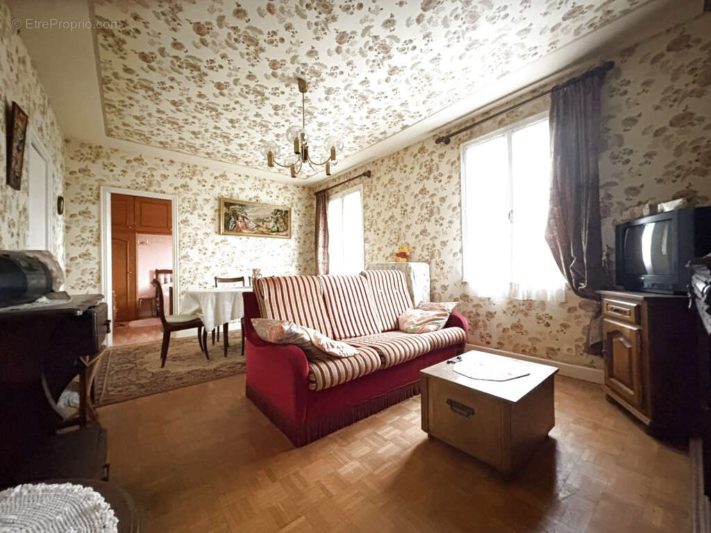 Maison à SAINT-SOLVE