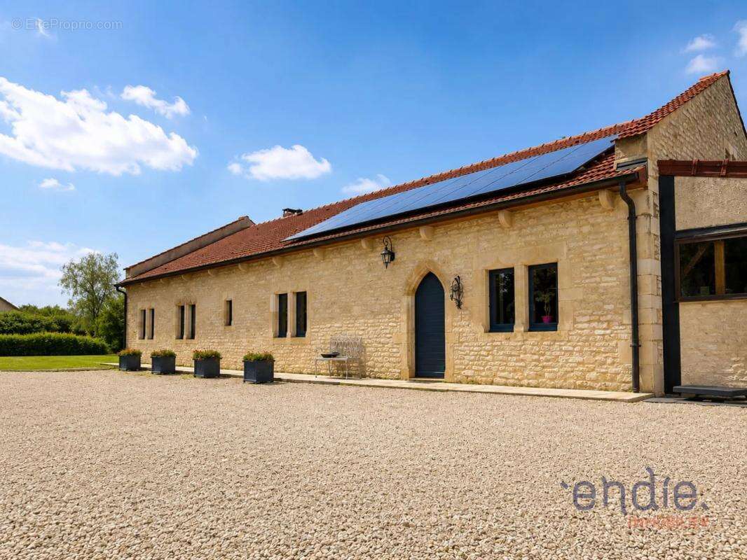 Maison de 6 pièces de 164,16 m² à Chaume-et-Courchamp - photo 9