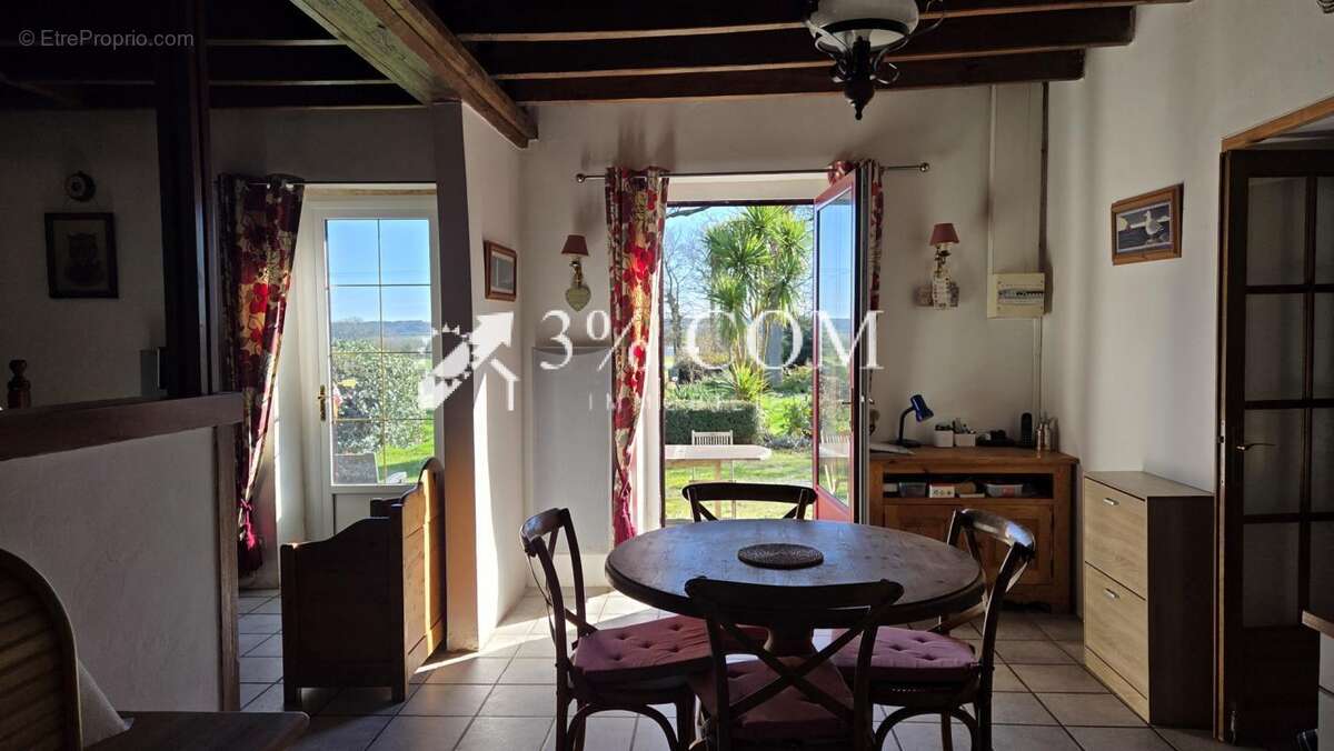 Maison à LA GACILLY