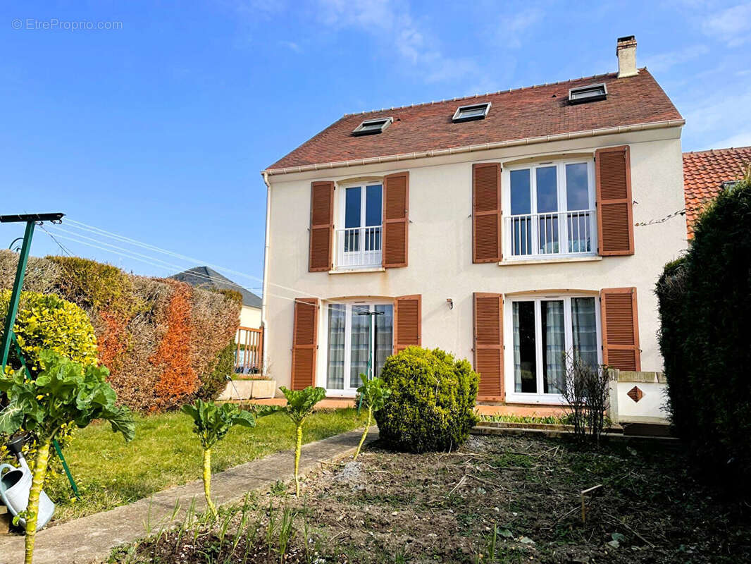 Maison à SAINT-LEU-LA-FORET