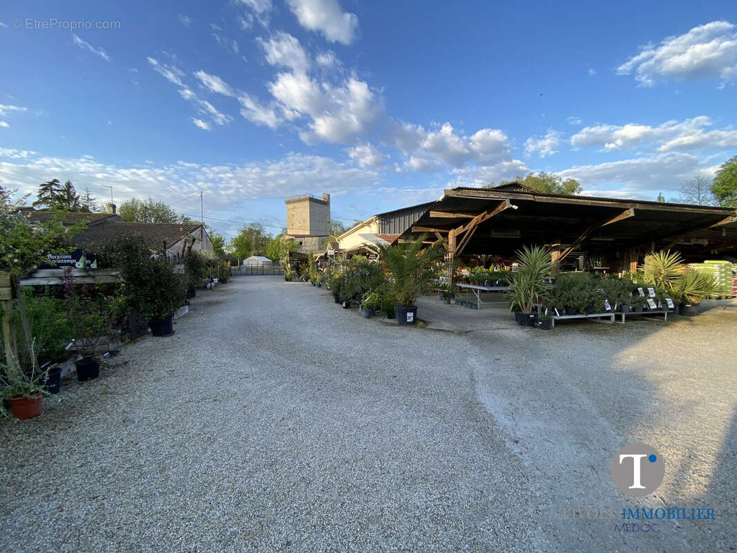 Commerce à LESPARRE-MEDOC
