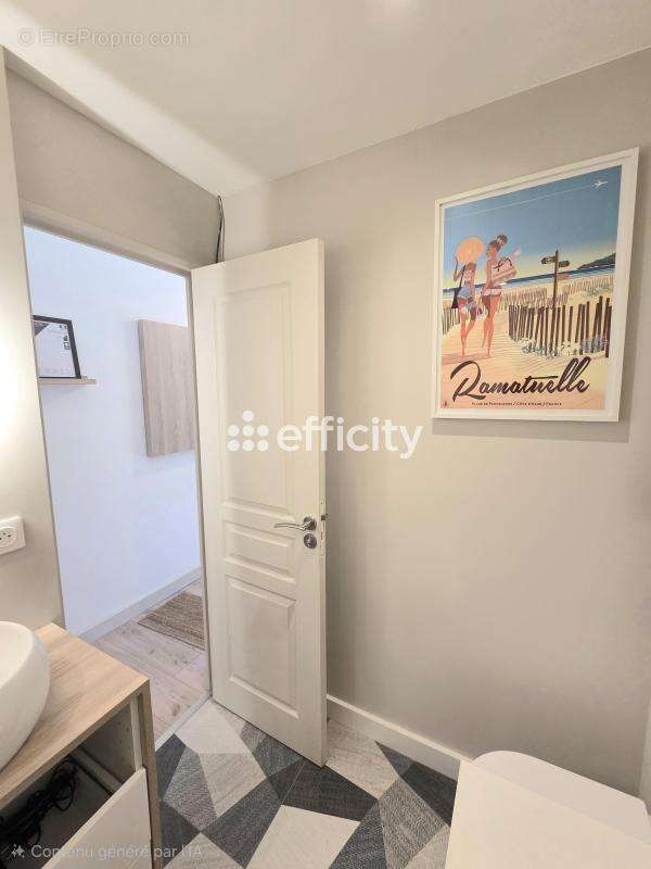 Appartement à GRIMAUD