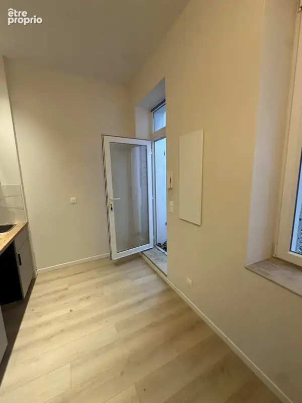 T1 + 13m2 d'extérieur   RDC   Bien rare, entièrement rénové - photo 12
