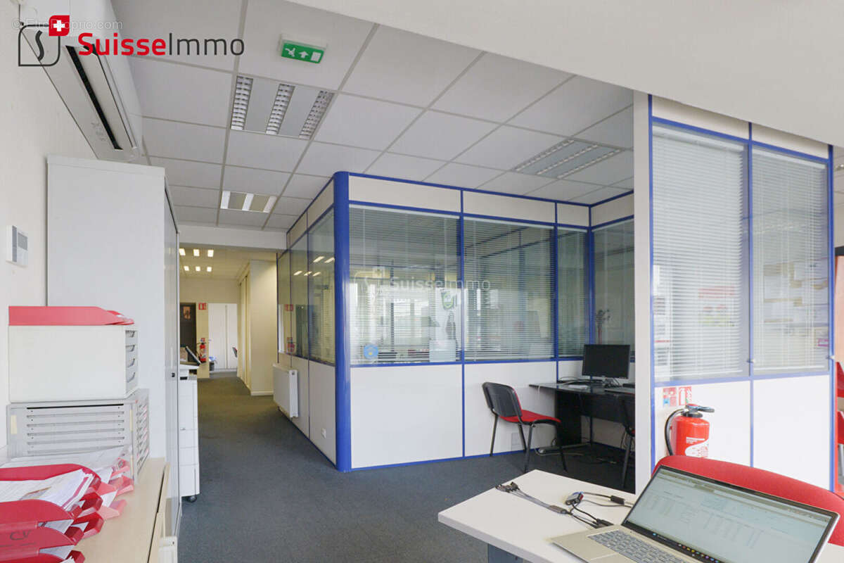 Local commercial  200 m2 - photo 13