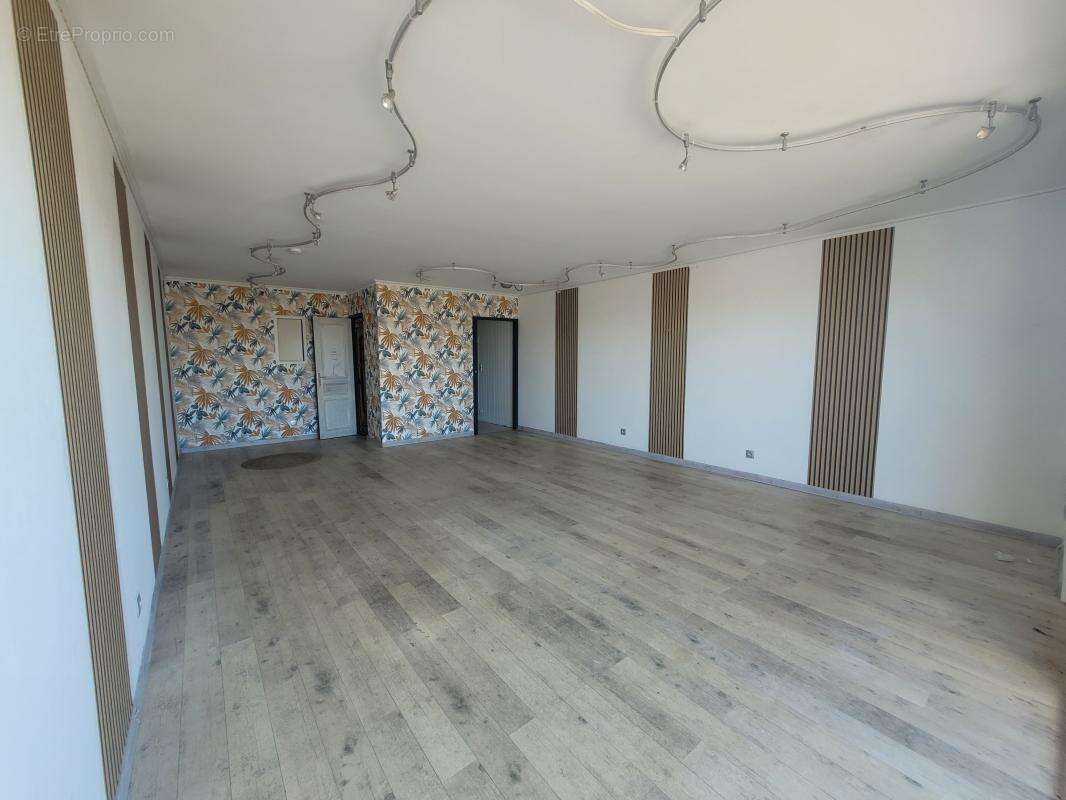 Murs commerciaux Port de Saint Martin - photo 2
