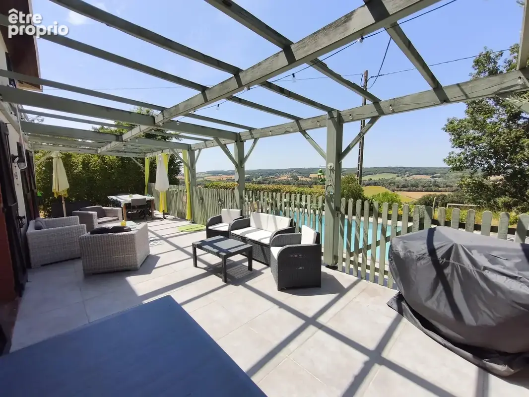 Maison T5 de 152 m2 avec piscine et vue dégagée - photo 2