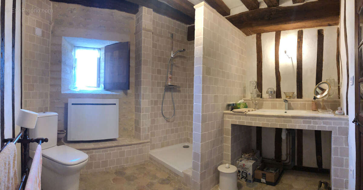 Maison à AUTHEVERNES