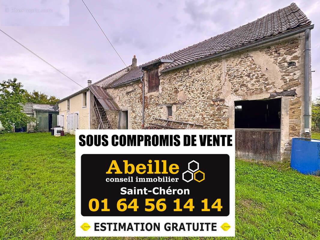 Maison à SAINT-MAURICE-MONTCOURONNE
