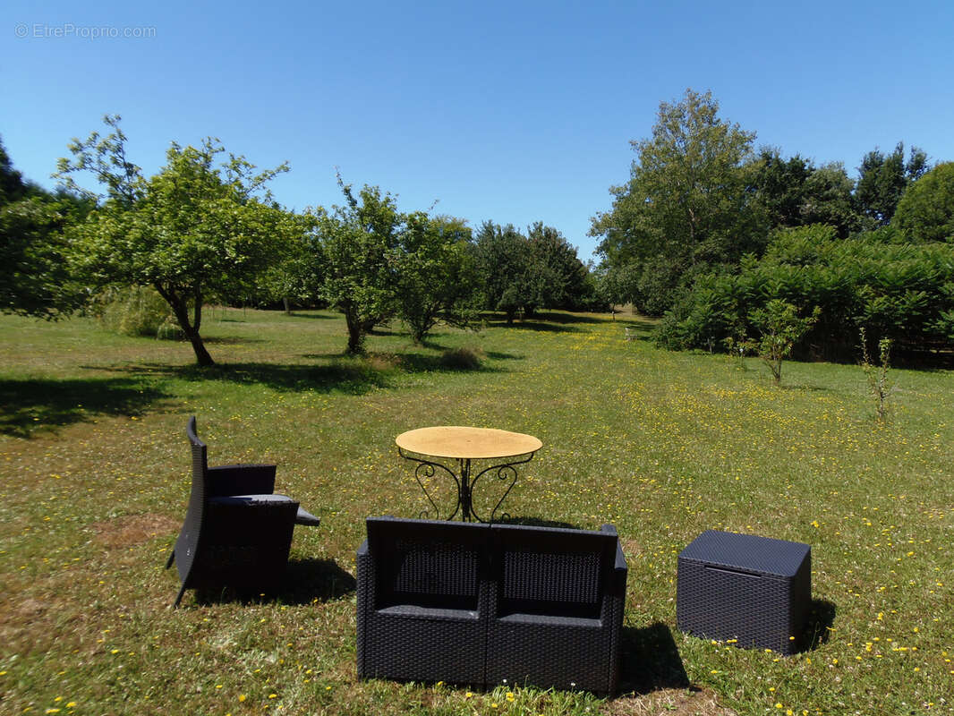 Maison à SAINT-THOMAS-DE-CONAC