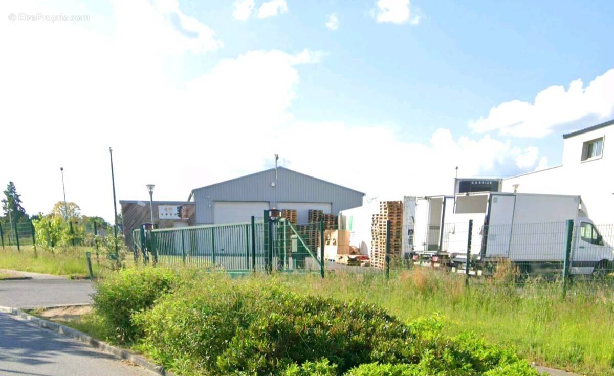 Commerce à SOUVIGNE