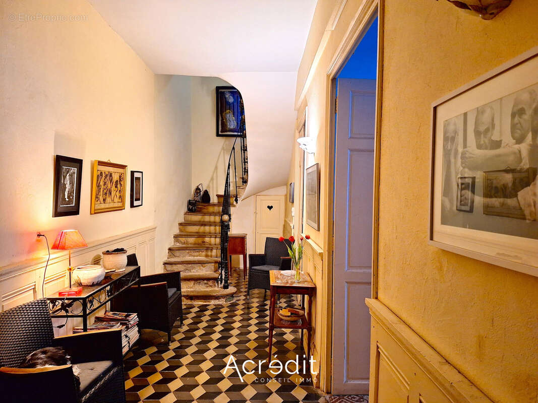 Maison à NISSAN-LEZ-ENSERUNE