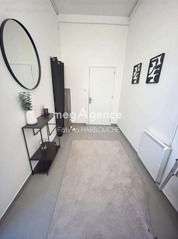 Appartement à LE CHAMBON-FEUGEROLLES