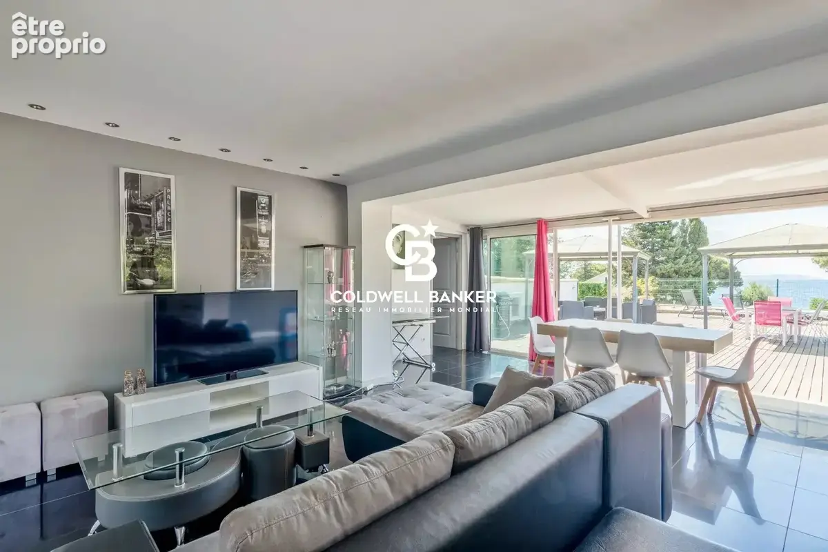 Ensemble immobilier avec vue mer , Piscine et plage à pied - photo 18