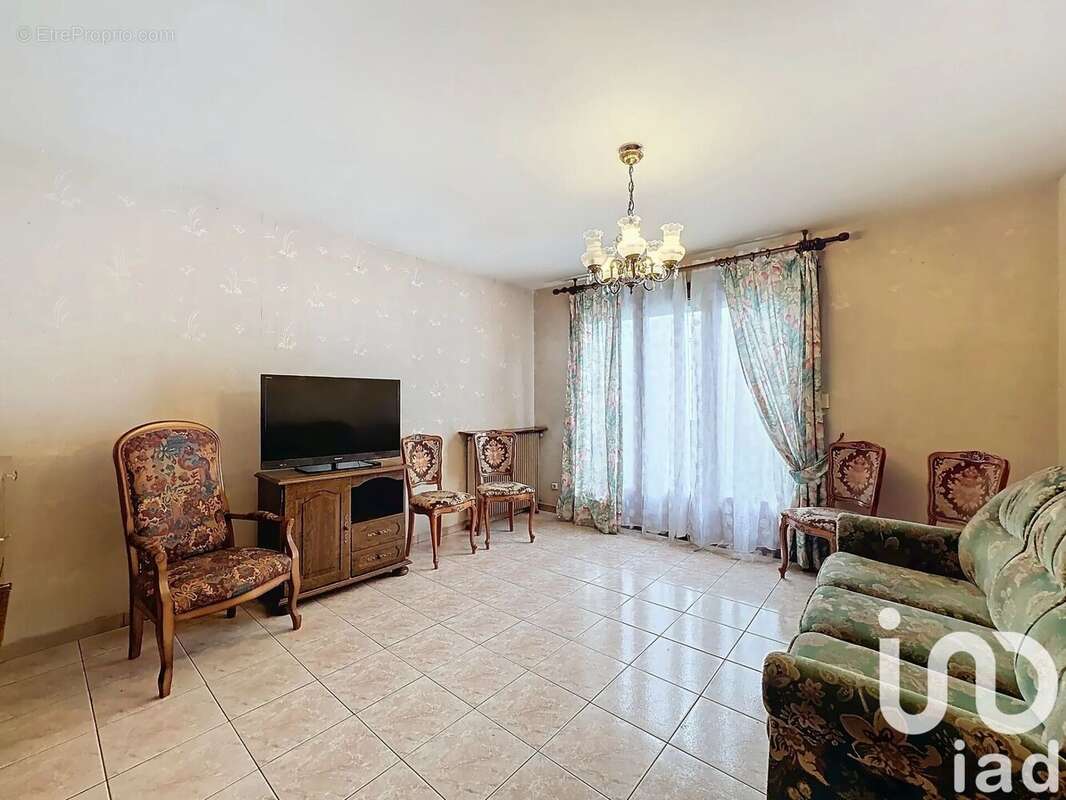 Photo 2 - Maison à LE BLANC-MESNIL