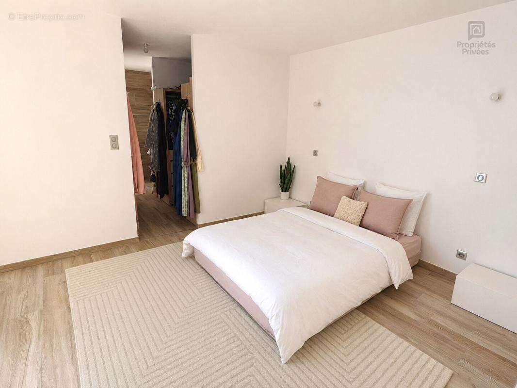 CHÂTEAUROUX, LA MARGOTIÈRE, Maison contemporaine de plain-pied, 5 chambres, bureau, piscine, DPE A - photo 5