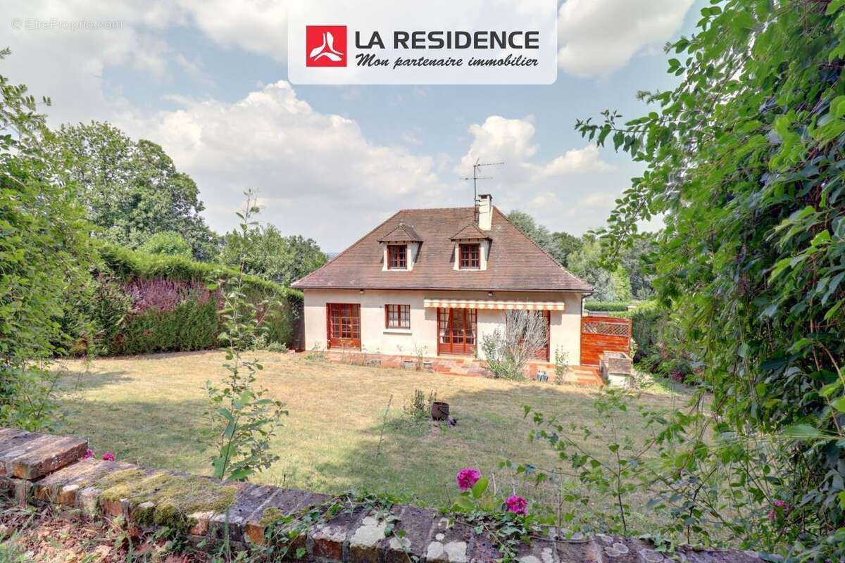 Maison 130 m² à Saint-Germain-De-La-Grange  - photo 3