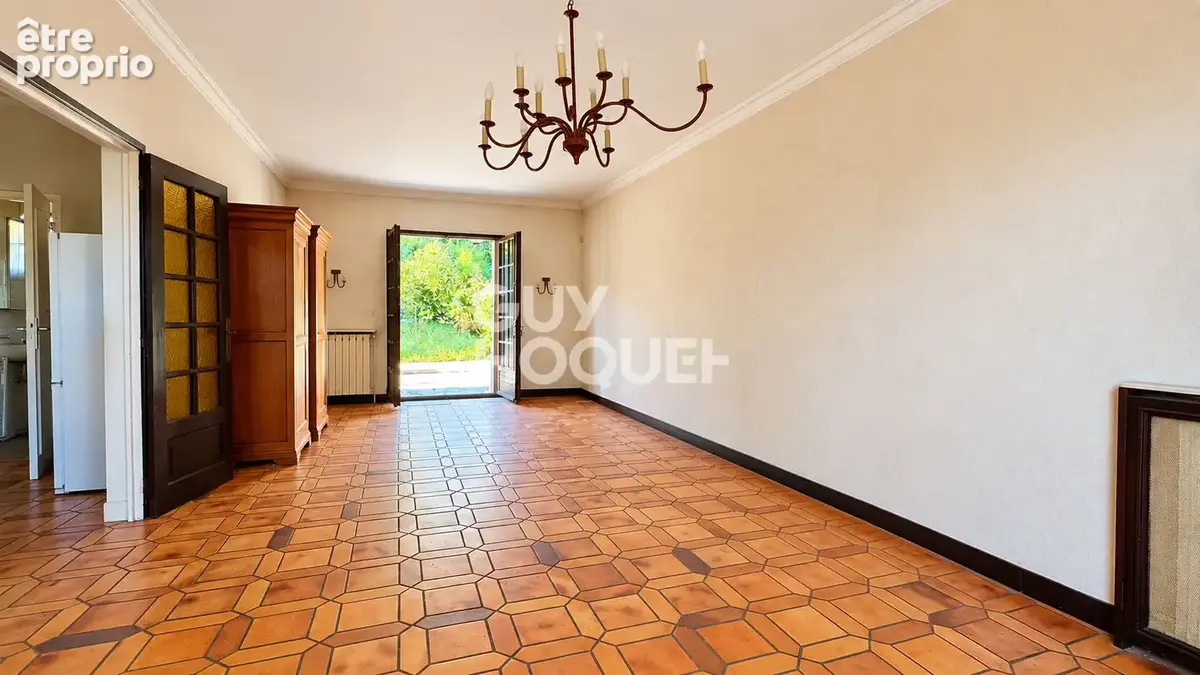Maison 130 m² - sous-sol total - garage - grand jardin - photo 3