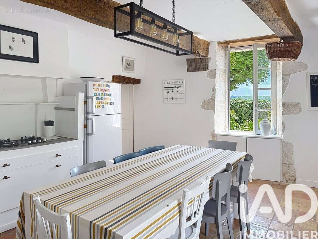 Maison 260 m² à Lacour  - photo 8