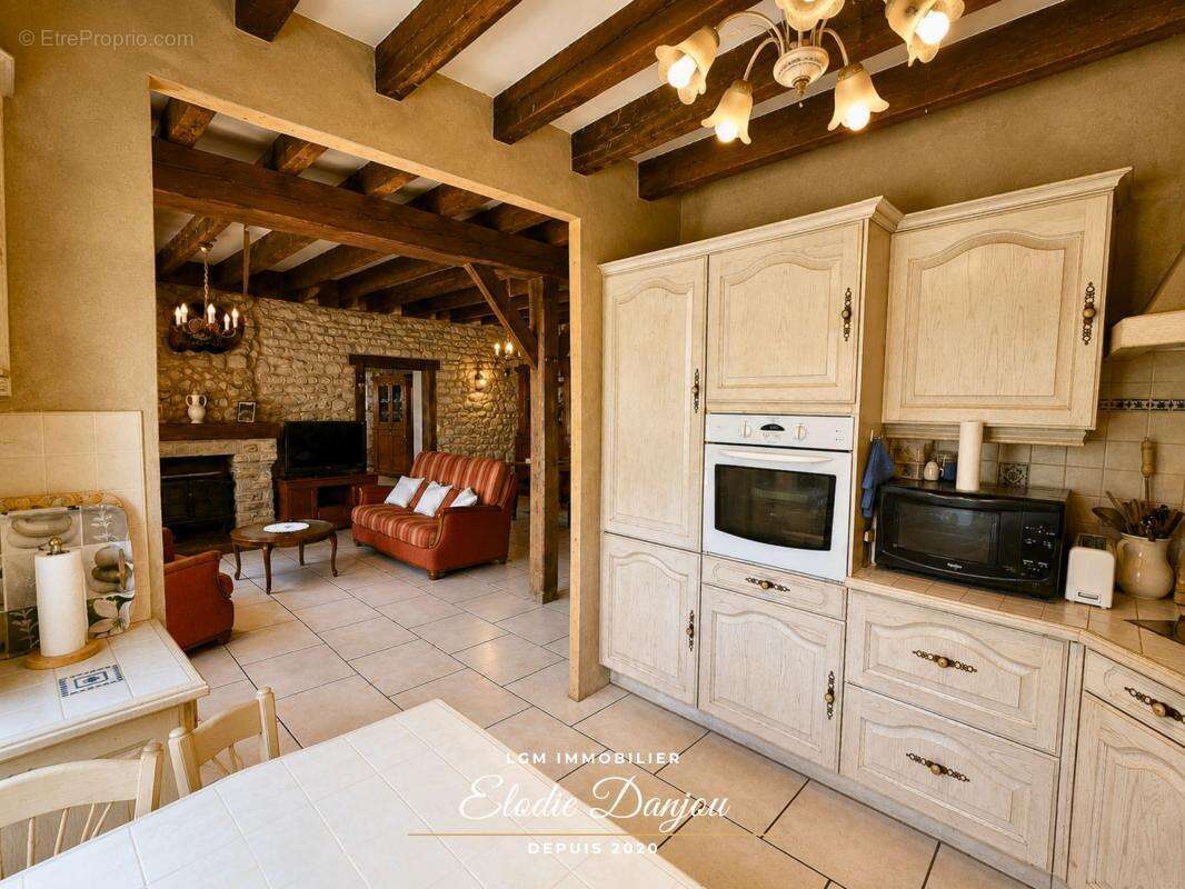 Maison en pierre avec 3 chambres, piscine et dépendances – À 10 minutes de Châteaudun - photo 3