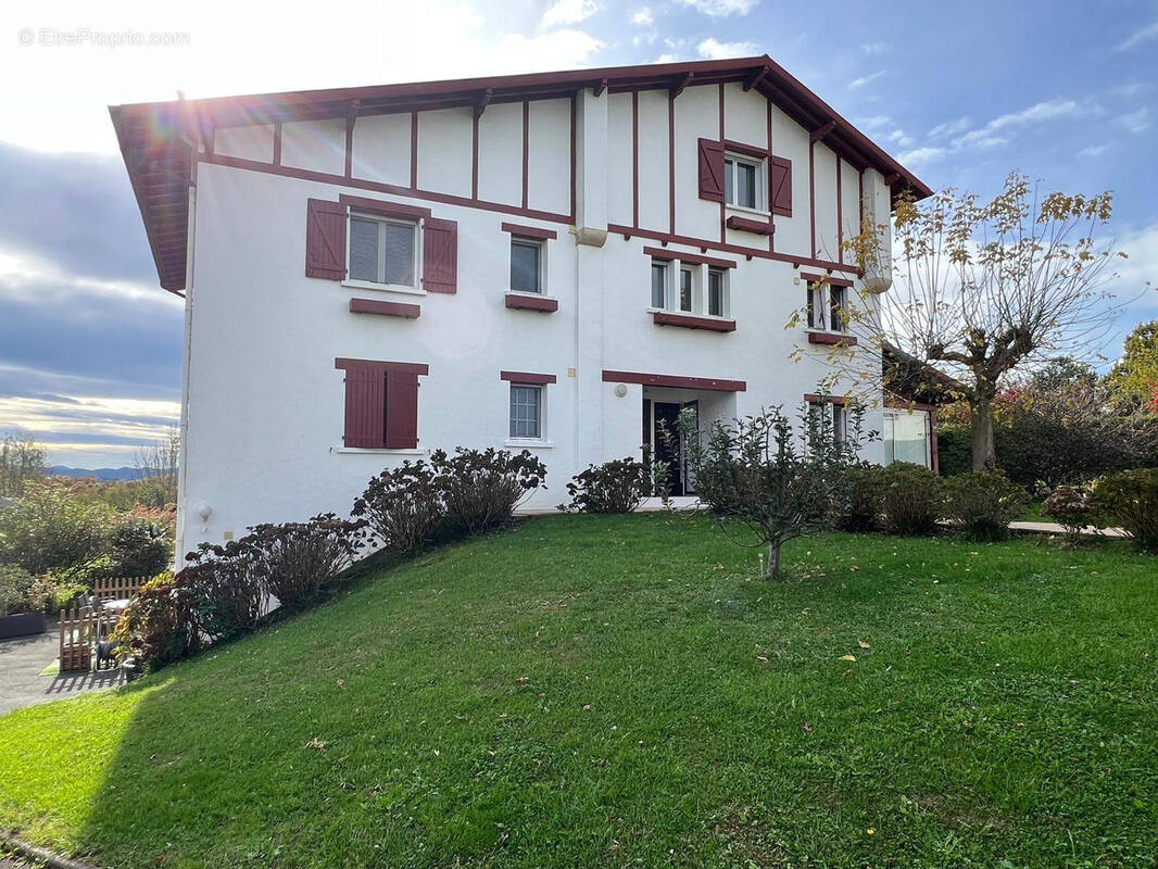 Appartement à VILLEFRANQUE