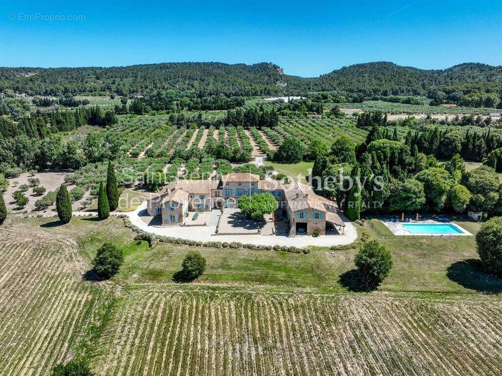 Au cœur des Alpilles, une propriété d’exception chargée d’histoire - photo 2