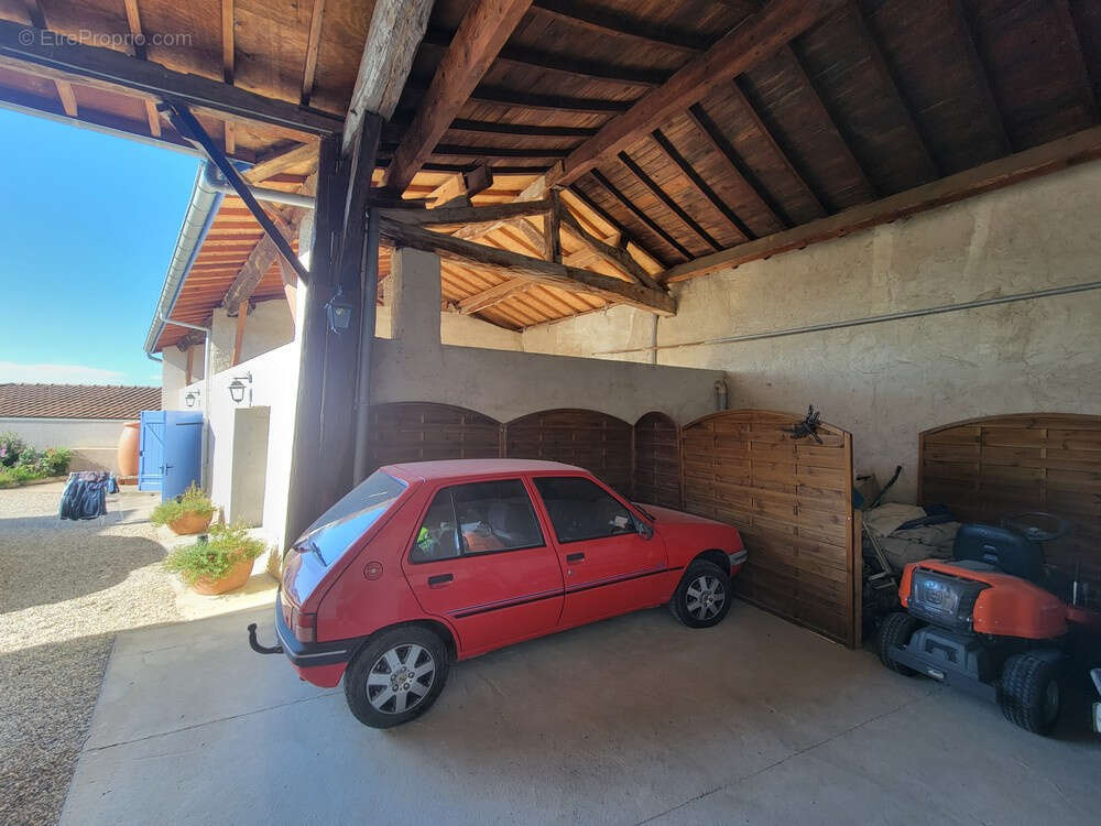 Maison à AGNIN