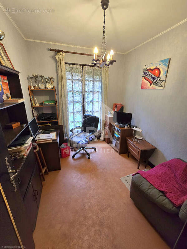 Maison à EGLISE-NEUVE-D&#039;ISSAC