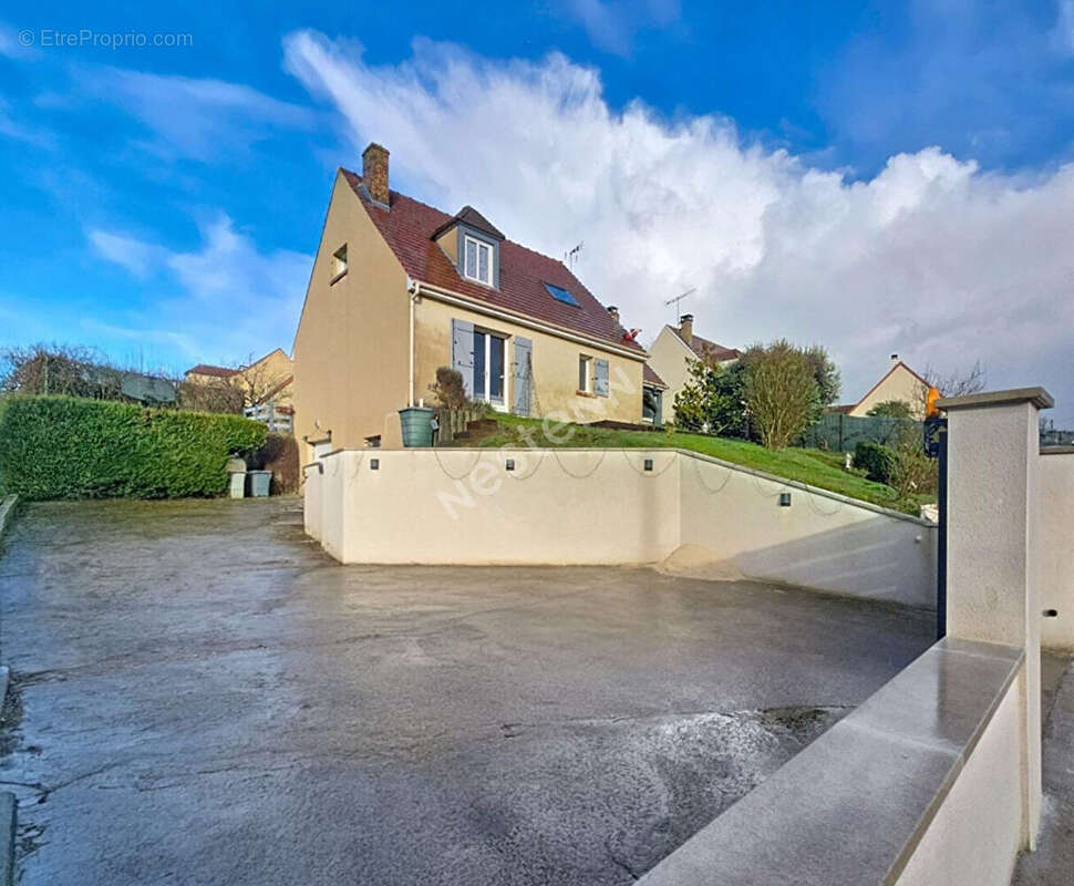 Maison à MAREIL-EN-FRANCE