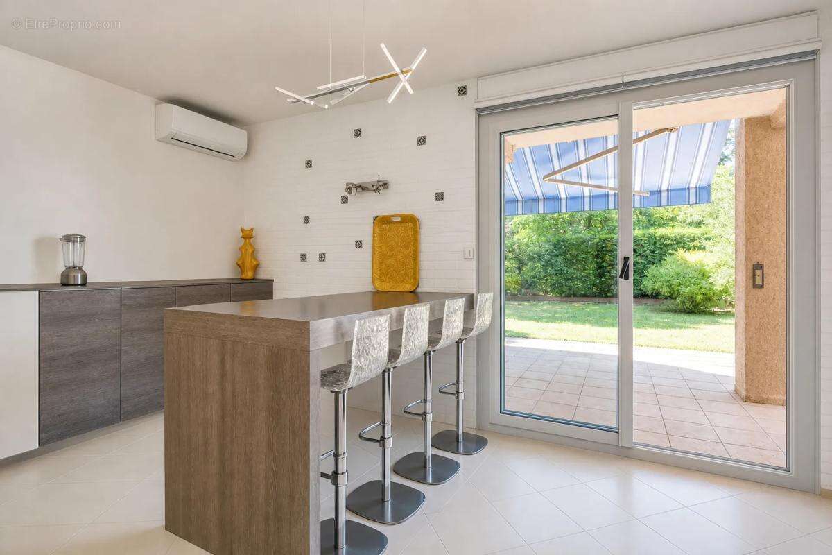Impasse du Montcalm Appartement de 5 pièces de 150 m² - photo 6